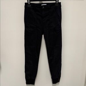 Evereve Black Capris